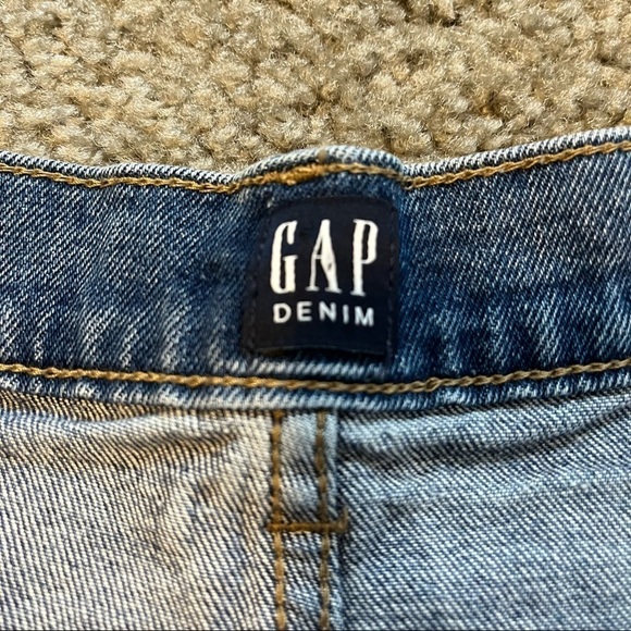 GAP 2020 high rise button fly distressed denim short 3.5” inseam - Picture 6 of 10